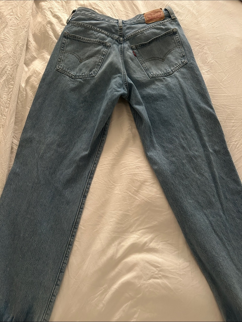 Levi's Light Blue Straight Jeans - Classic Back Pocket Design